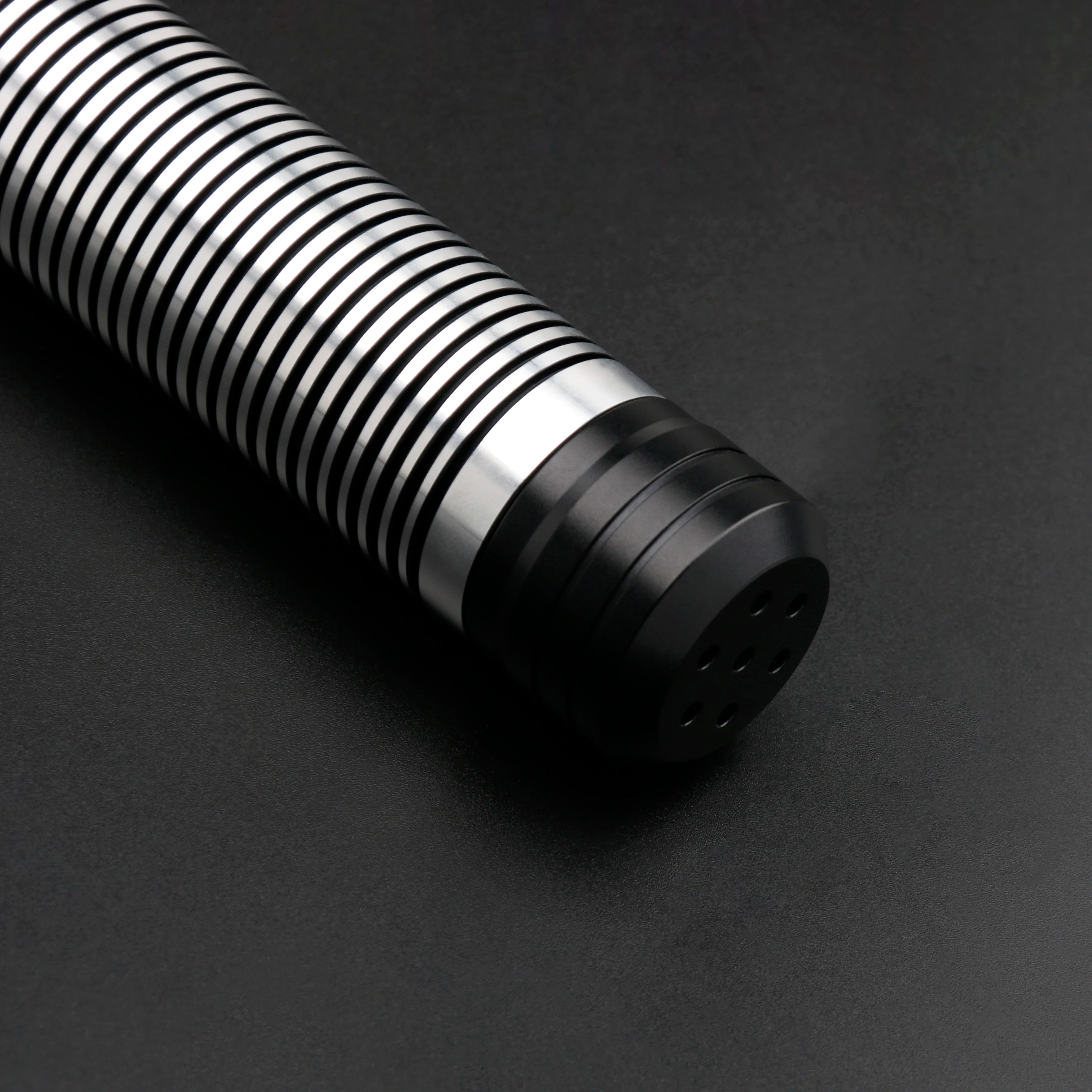 Neopixel Lightsaber Replica | Gesture Control | Metal Hilt | 16 Soundfont | 22 Light Effects | Luminous Collectible