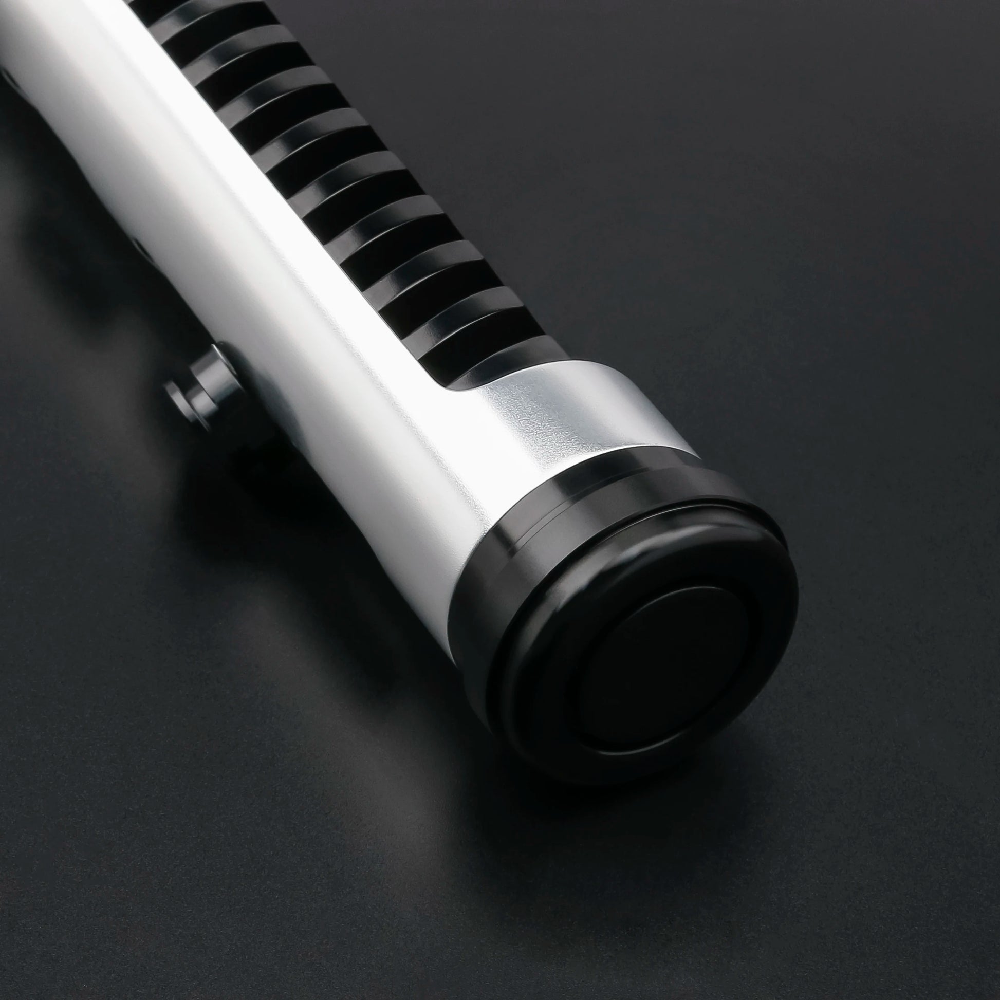 Qui-Gon Jinn Neopixel Lightsaber Replica | Metal Hilt | Customizable Colors | Bluetooth Light FX | Epic Saber Sounds